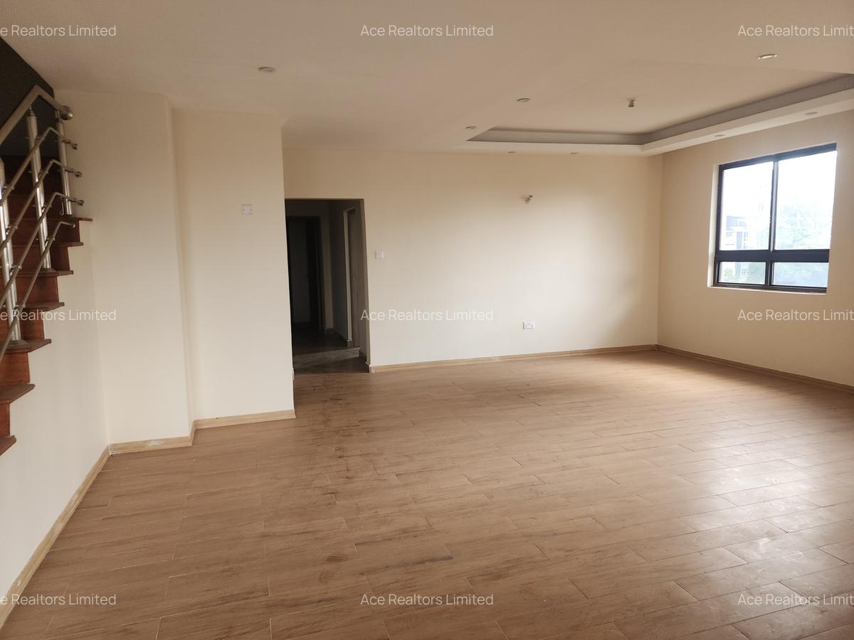 5 Bed Apartment with En Suite at Parklands - 2