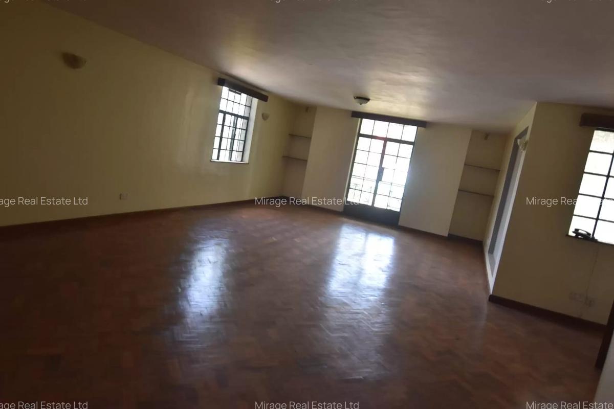 3 Bed Apartment with En Suite in Lavington - 11