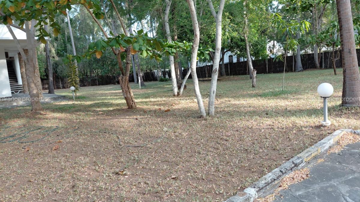 5 Bed Villa with En Suite at Goroda Watamu - 6