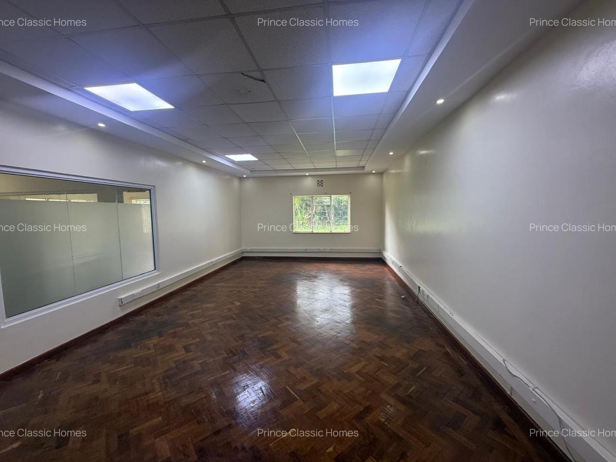 Commercial Property with Service Charge Included in Riverside - 9