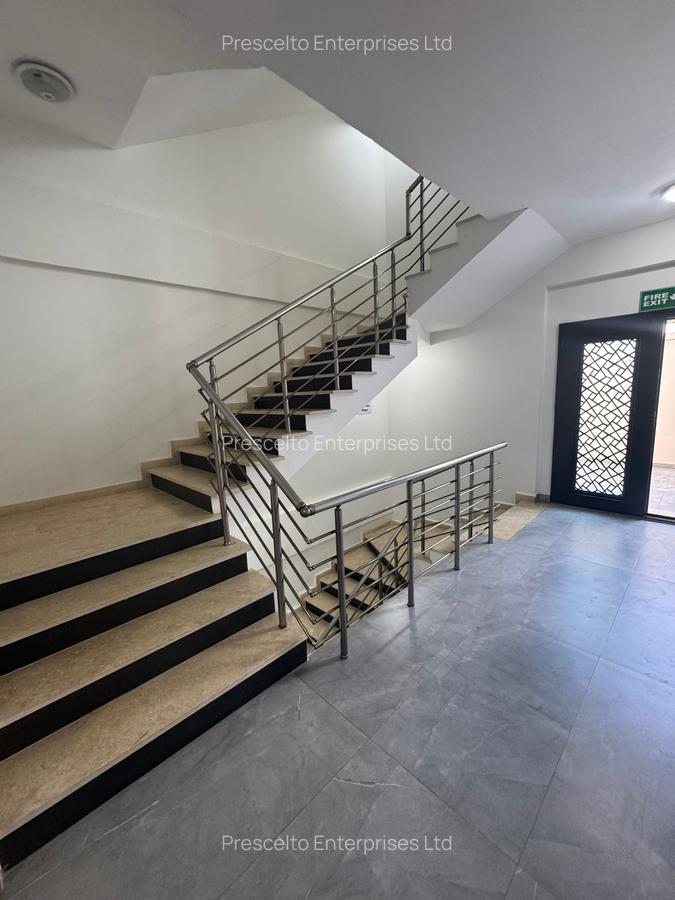 3 Bed Apartment with En Suite at Off Links Road - 19
