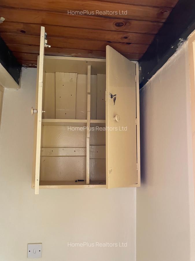 3 Bed House with En Suite at Green Fields Estate - 15
