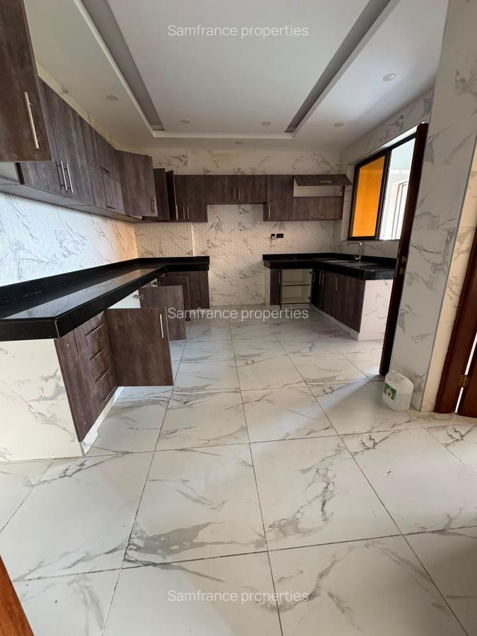 3 Bed Apartment with En Suite at Moyne Drive - 2