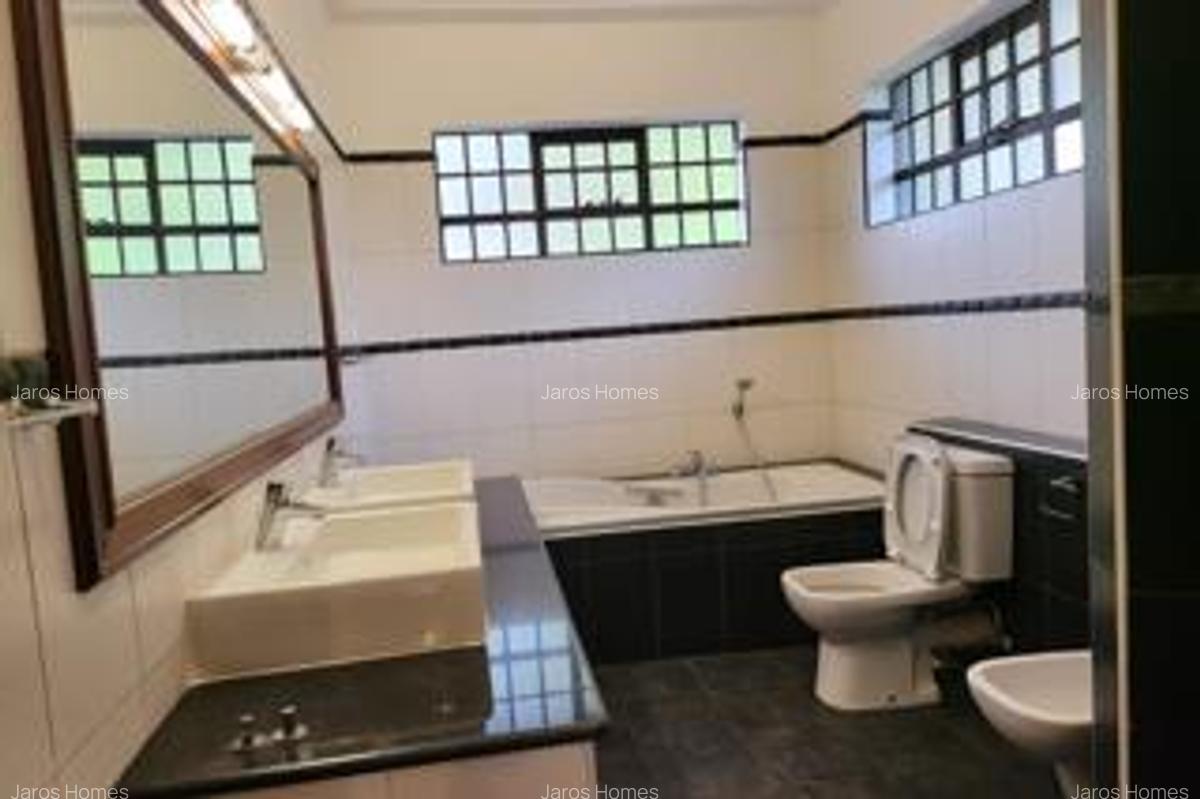 4 Bed Townhouse with En Suite at Peponi Road - 9
