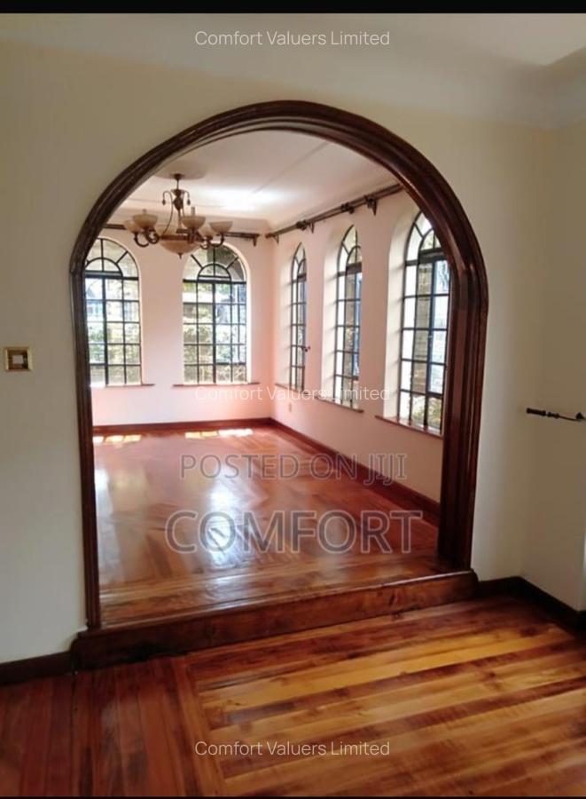 6 Bed Townhouse with En Suite at Statehouse Road - 2