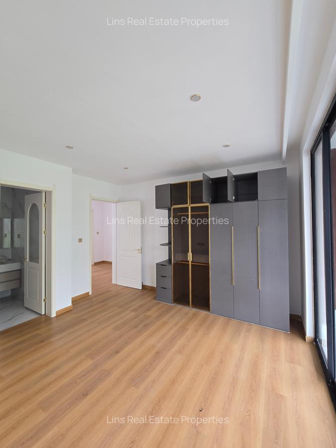 5 Bed Townhouse with En Suite in Lavington - 15