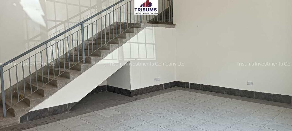 6,200 ft² Warehouse with Fibre Internet in Industrial Area - 5