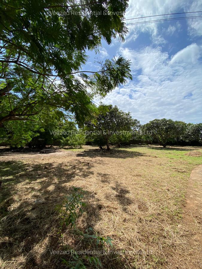 2 ac Land in Nyali Area - 1