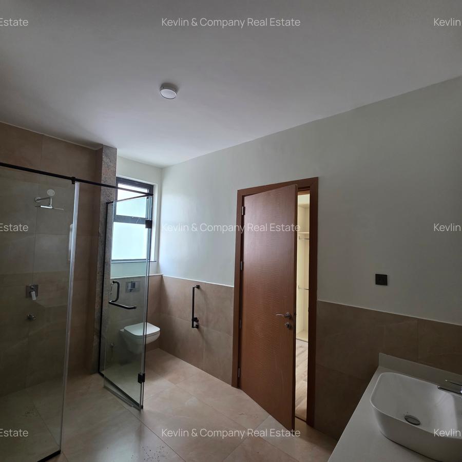 5 Bed Townhouse with En Suite in Lavington - 17
