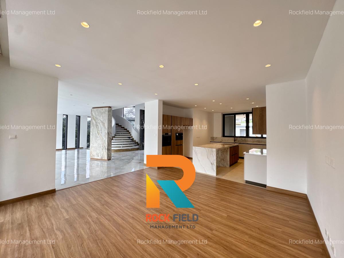 5 Bed Townhouse with En Suite at Off Redhill Road - 4