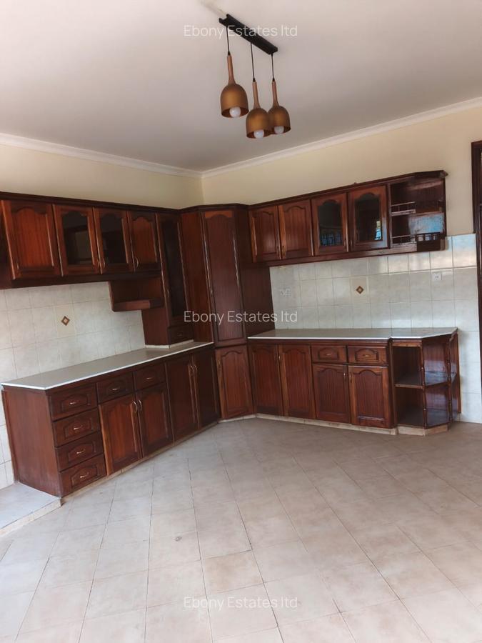 5 Bed Townhouse with En Suite in Lavington - 16