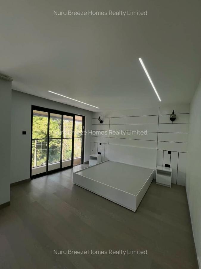 6 Bed Villa with En Suite in Lavington - 7
