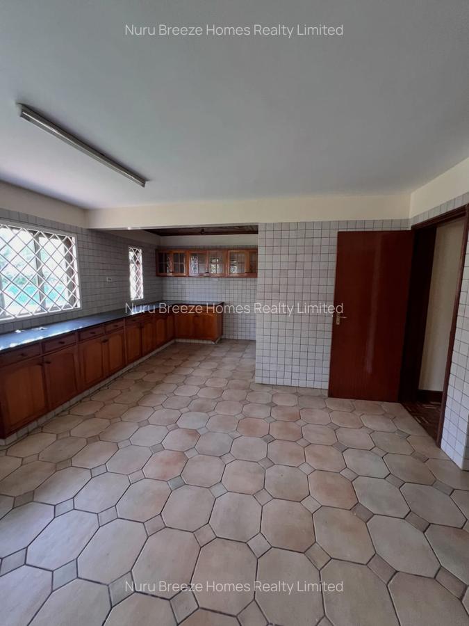 4 Bed Townhouse with En Suite in Lavington - 7
