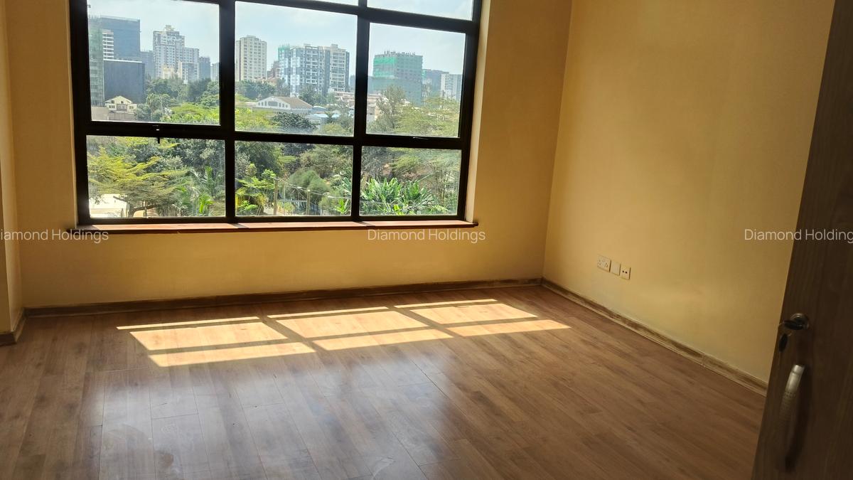 4 Bed Apartment with En Suite in Westlands Area - 11