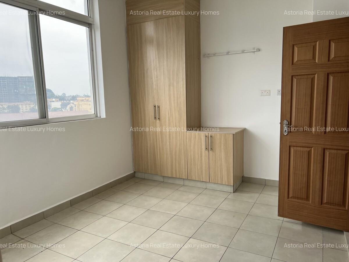 3 Bed Apartment with En Suite at 2026-438 - 10