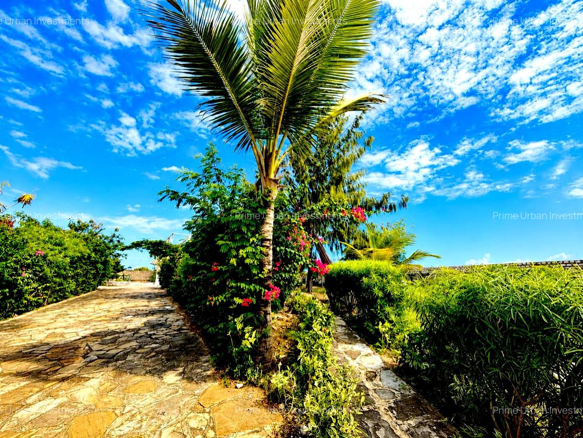 3 Bed Villa with En Suite at Watamu - 8