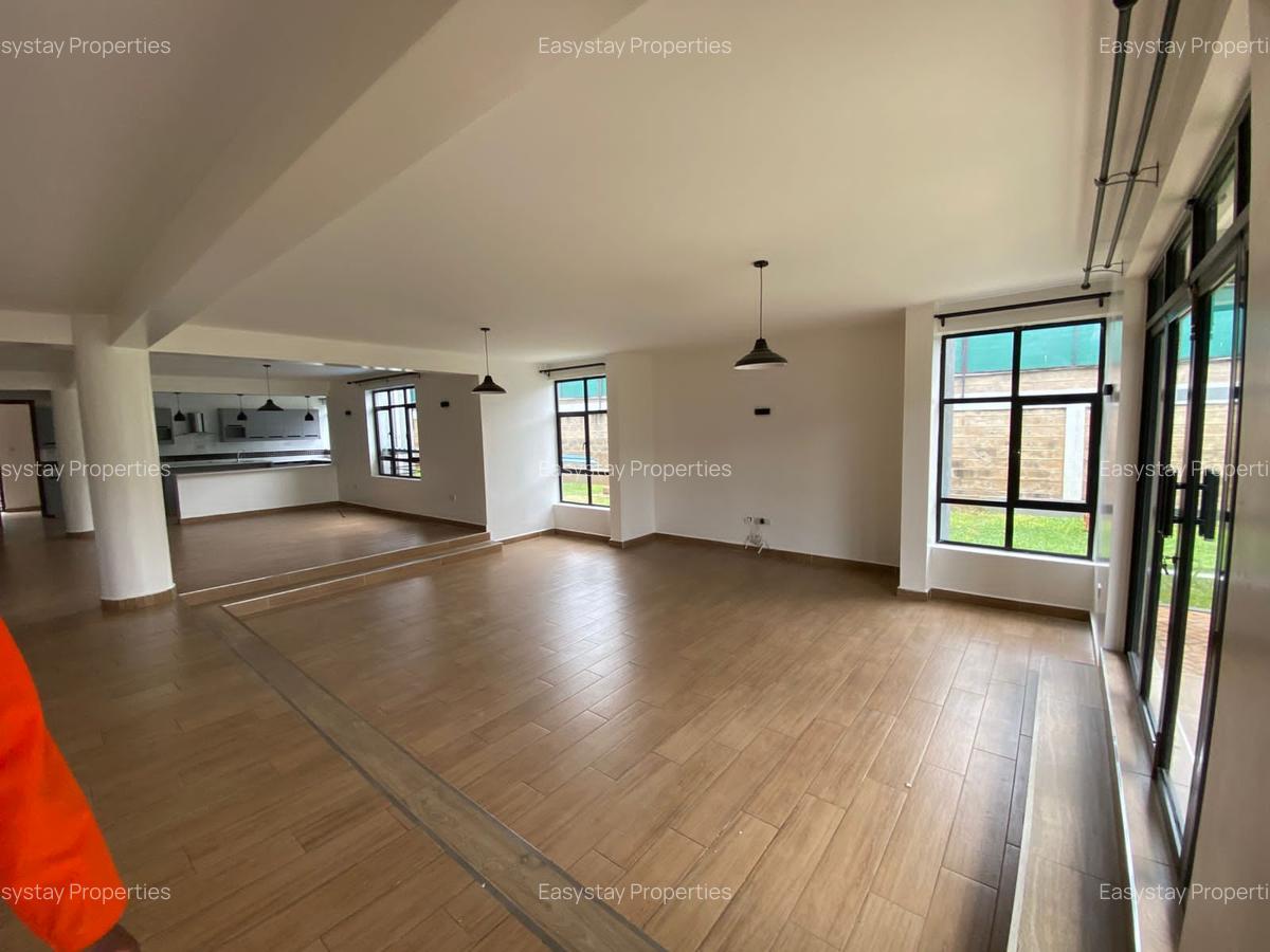 4 Bed Townhouse with En Suite in Ridgeways - 3