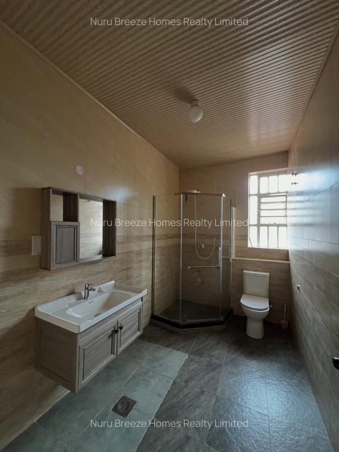 5 Bed House with En Suite in Runda - 18