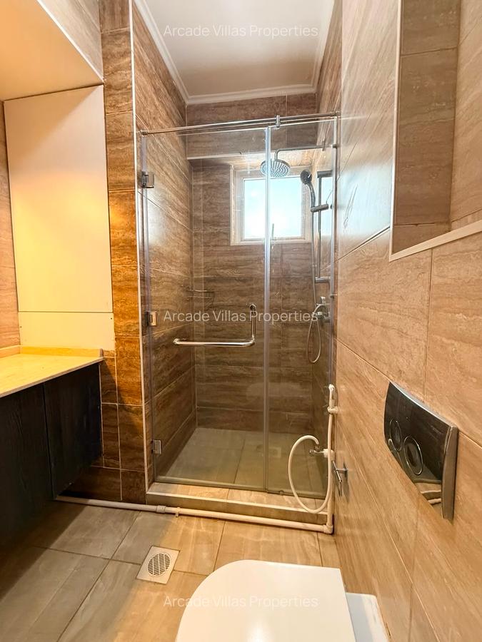 3 Bed Apartment with En Suite in Riverside - 13