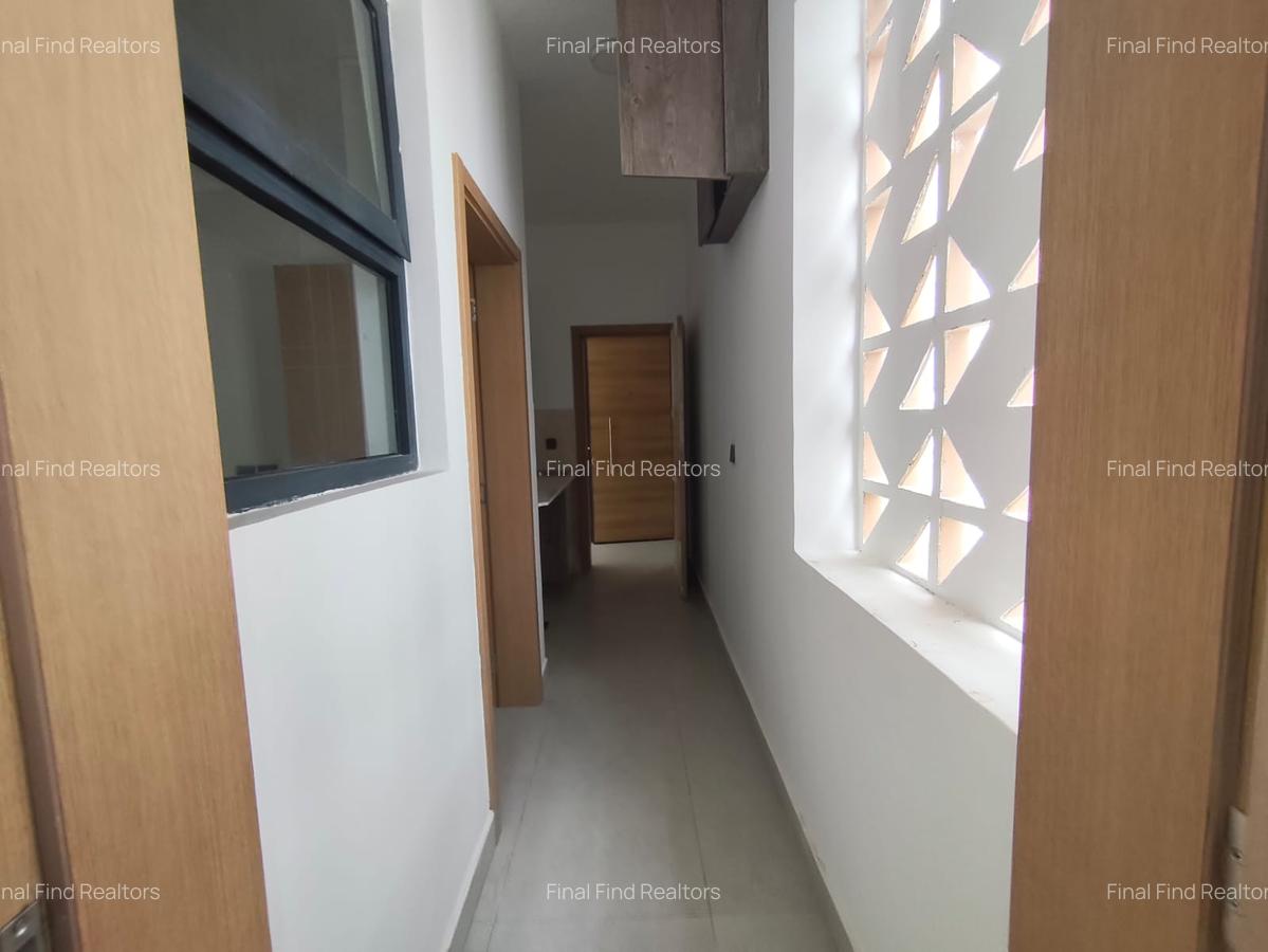 3 Bed Apartment with En Suite in Brookside - 9