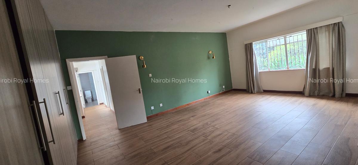 5 Bed House with En Suite at Lavington Road - 10