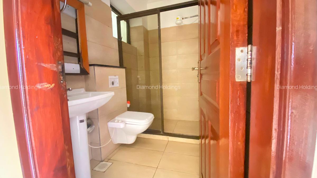 3 Bed Apartment with En Suite at Parklands - 6