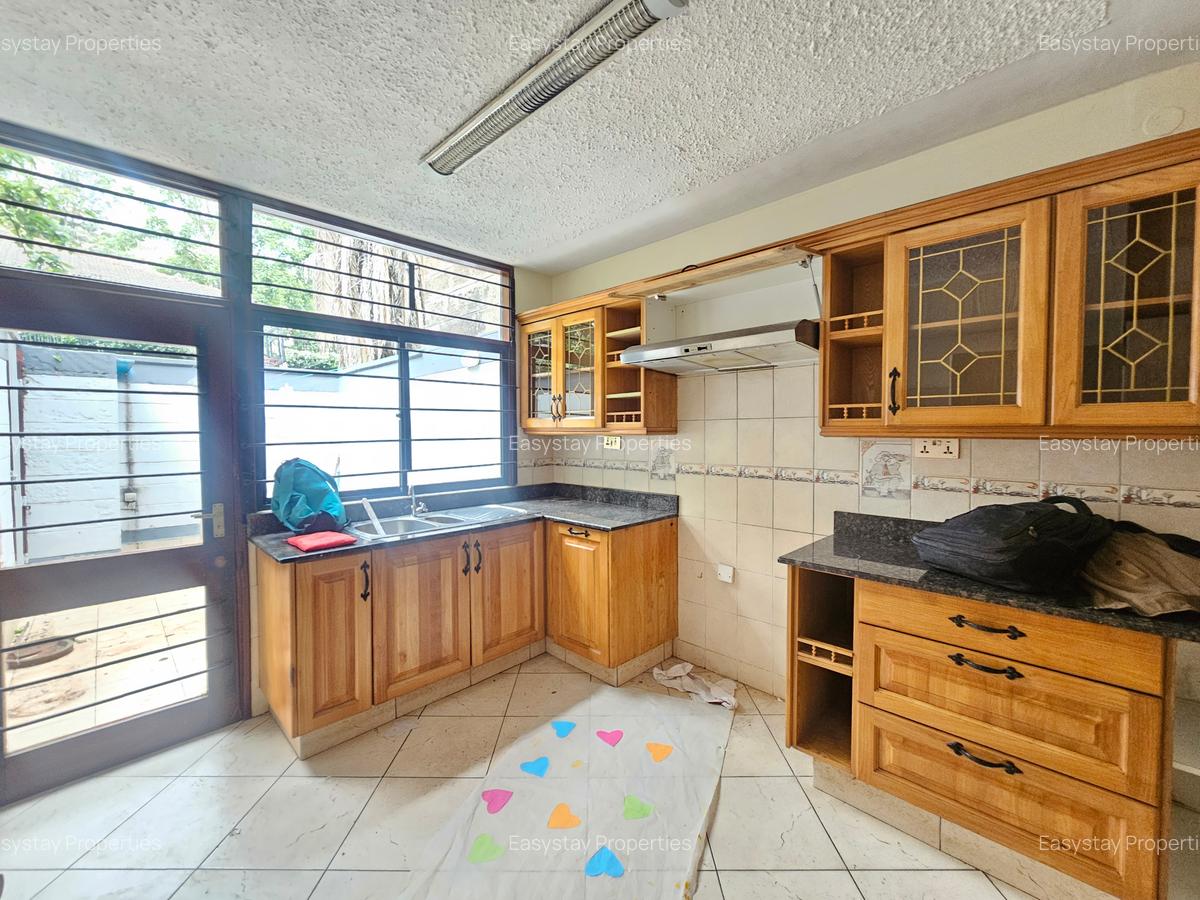 4 Bed Townhouse with Garden in Kilimani - 2