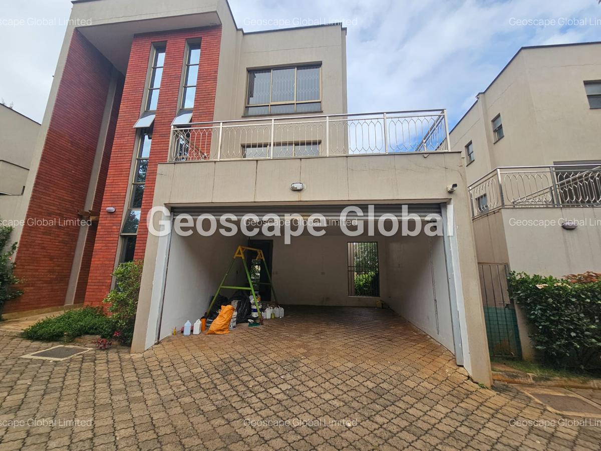 5 Bed Townhouse with En Suite in Lavington - 1
