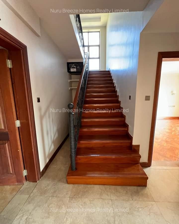 4 Bed Apartment with En Suite in Riverside - 5