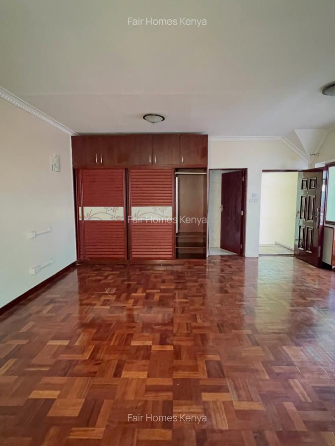 5 Bed Townhouse with En Suite at Othaya Road - 13