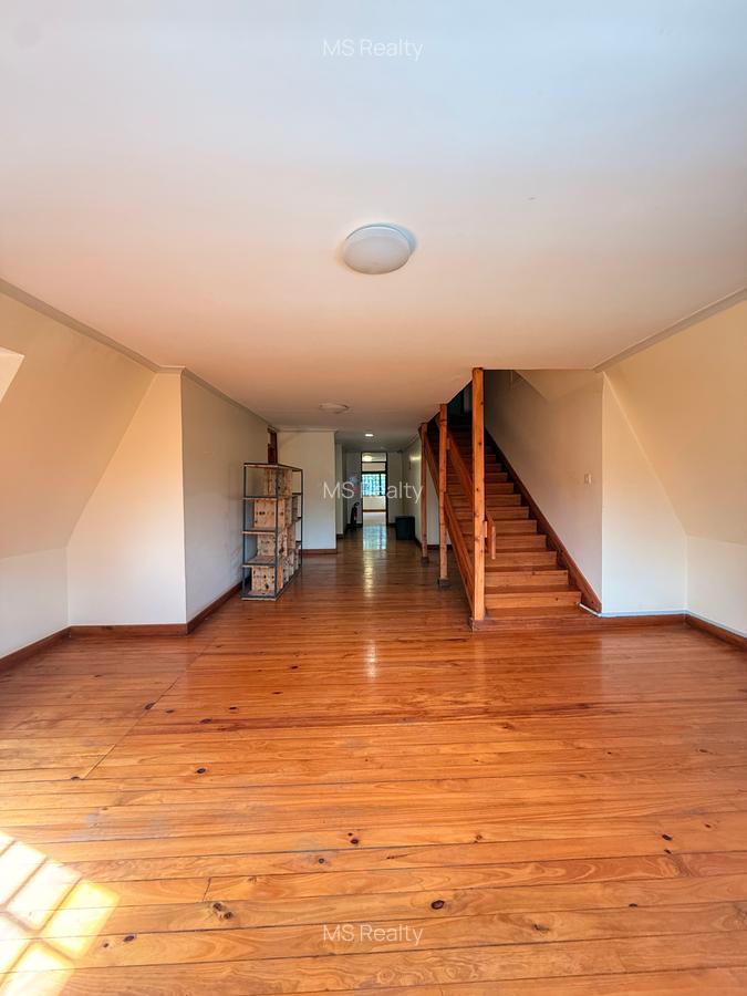 7 Bed House with En Suite in Runda - 16