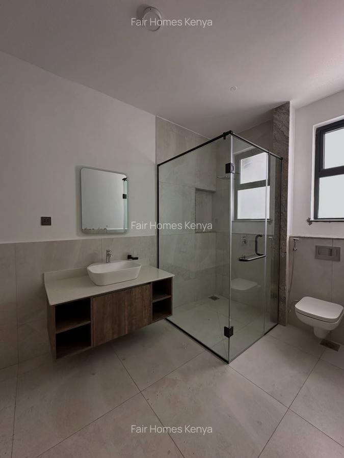 5 Bed Townhouse with En Suite at Lavington Green - 10