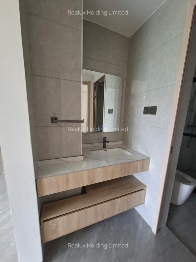 2 Bed Apartment with En Suite in Riverside - 2