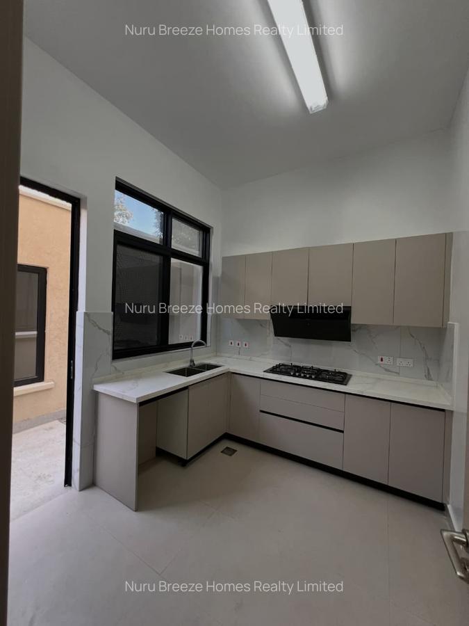 5 Bed Townhouse with En Suite in Lavington - 15