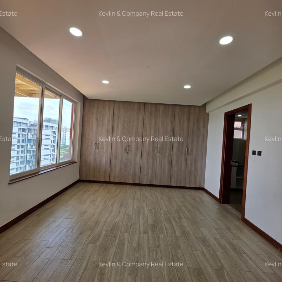 4 Bed Apartment with En Suite in General Mathenge - 15