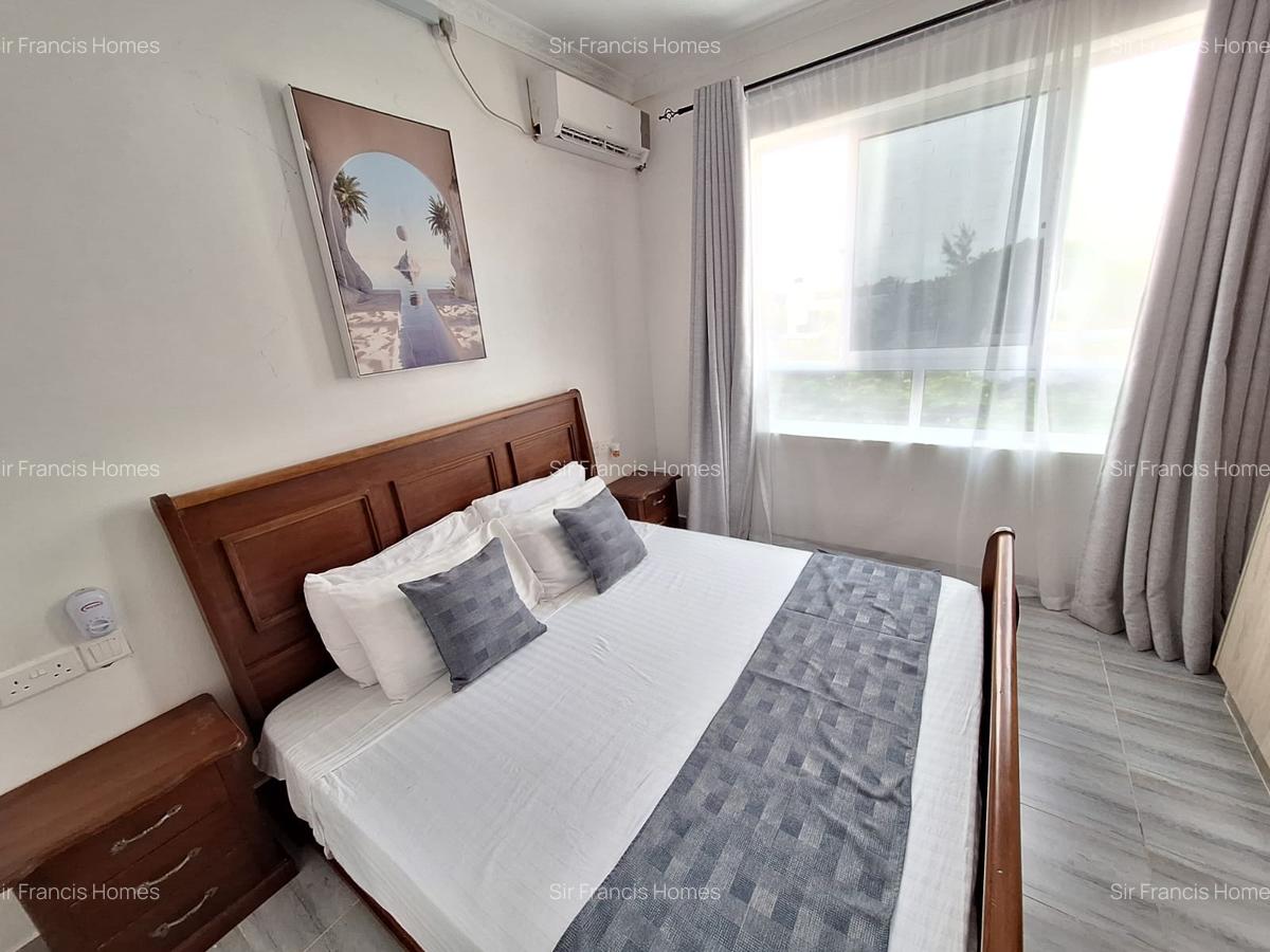 Serviced 3 Bed Apartment with Swimming Pool at Serena - 11