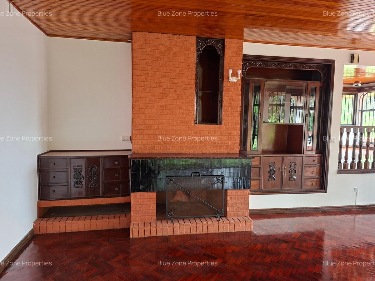 5 Bed House with En Suite at Close To Un - 6