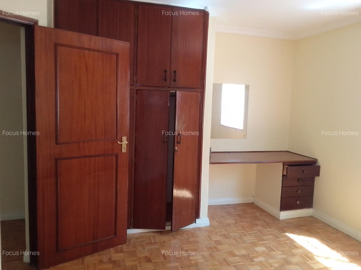 5 Bed Townhouse with En Suite in Lavington - 7