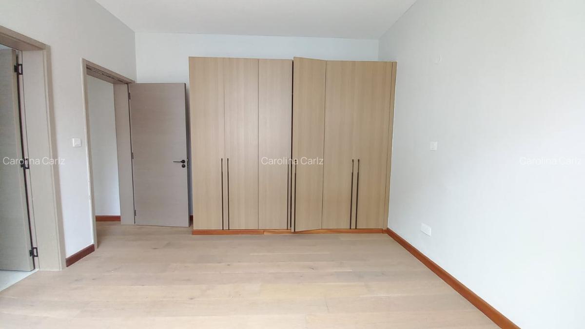 5 Bed Townhouse with En Suite in Lavington - 12