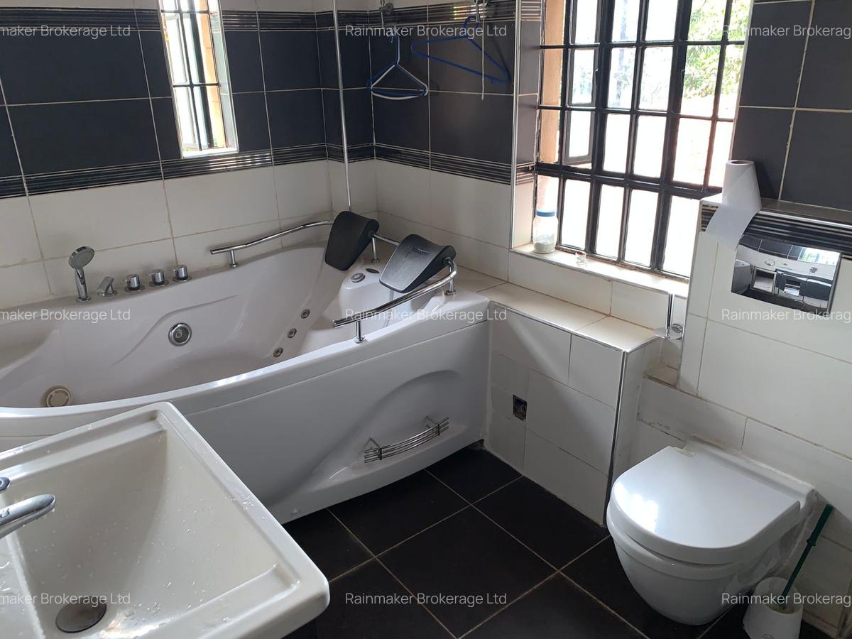 4 Bed House with En Suite in Runda - 9
