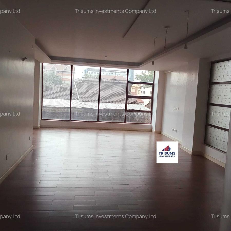 4 Bed Apartment with En Suite in Parklands - 1
