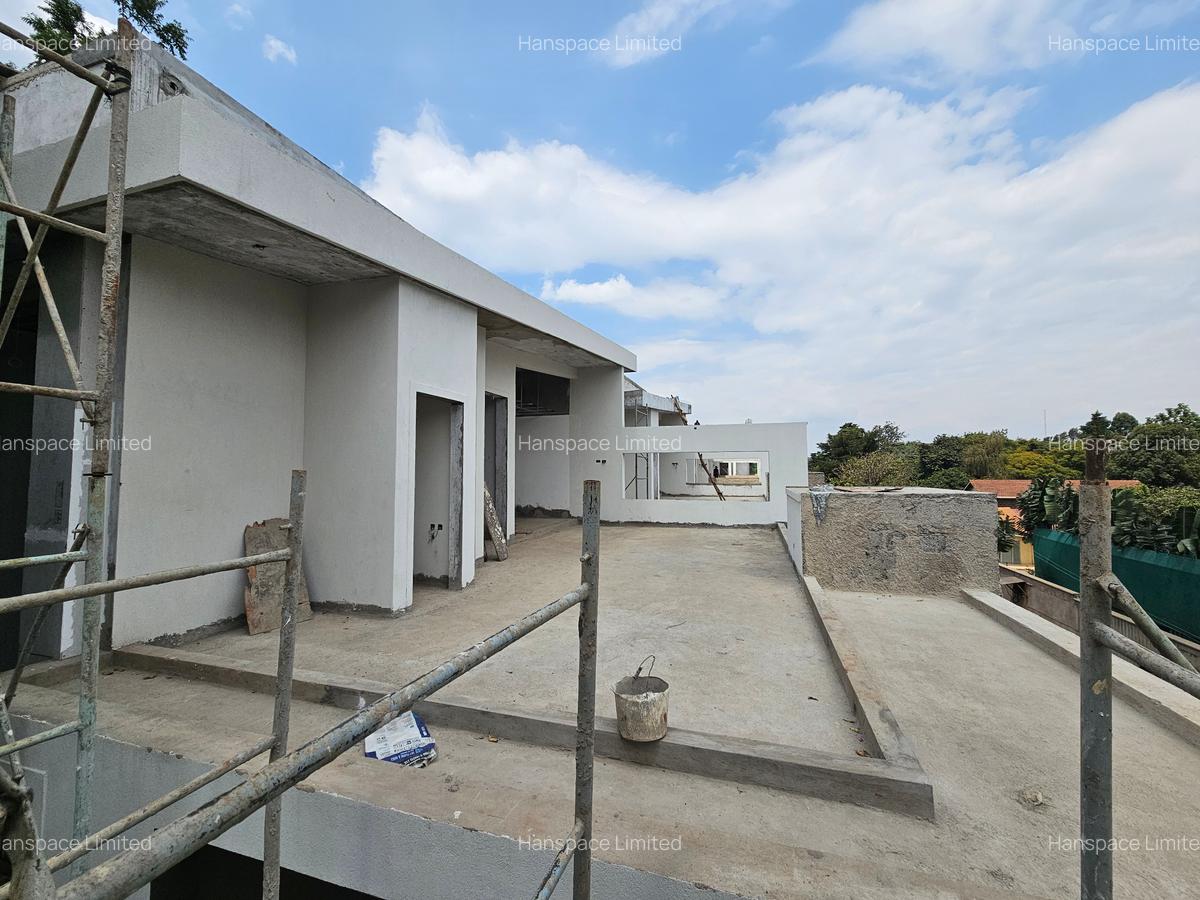 5 Bed Villa with En Suite in Lavington - 13