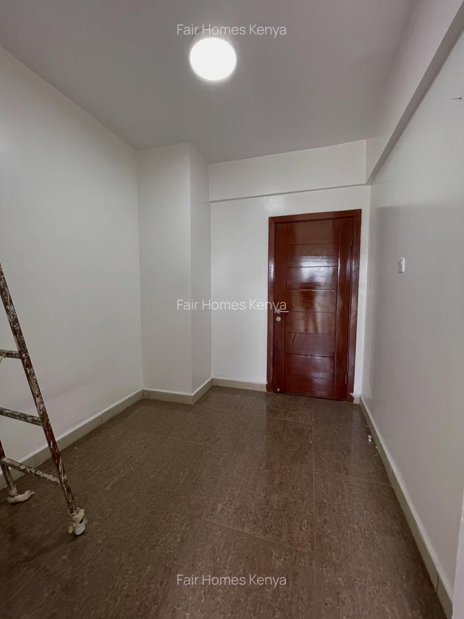 4 Bed Apartment with En Suite at Hatheru Road - 19
