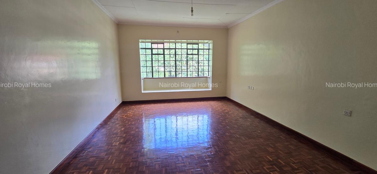 4 Bed Townhouse with En Suite at Brookside Garden - 14