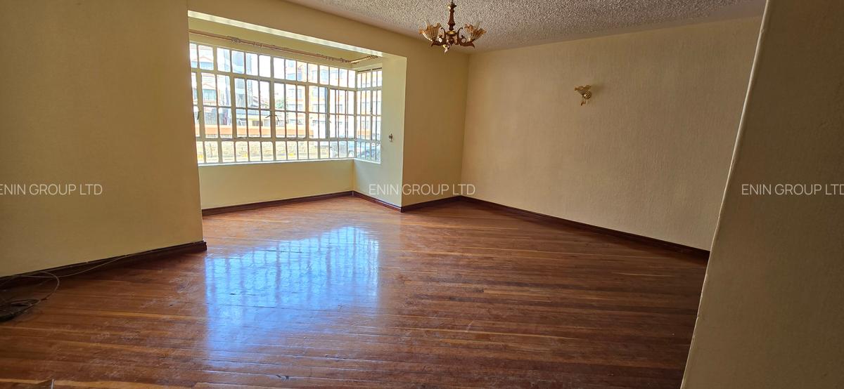 3 Bed Apartment with En Suite in Lavington - 1