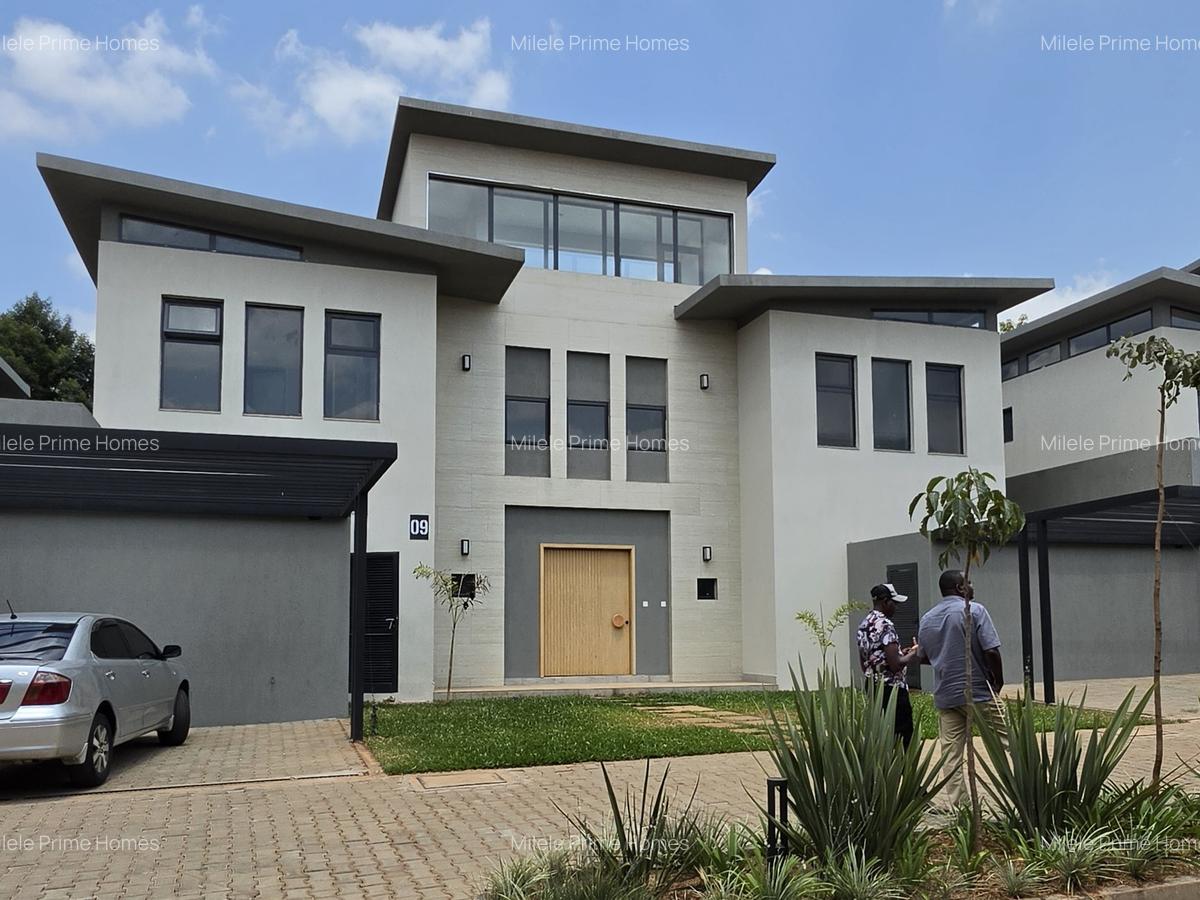 4 Bed Villa with En Suite at Tala Road - 1