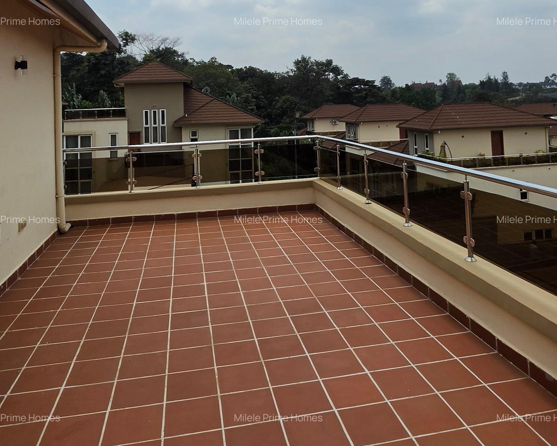 4 Bed Villa with En Suite at Paradise Lost Road - 7