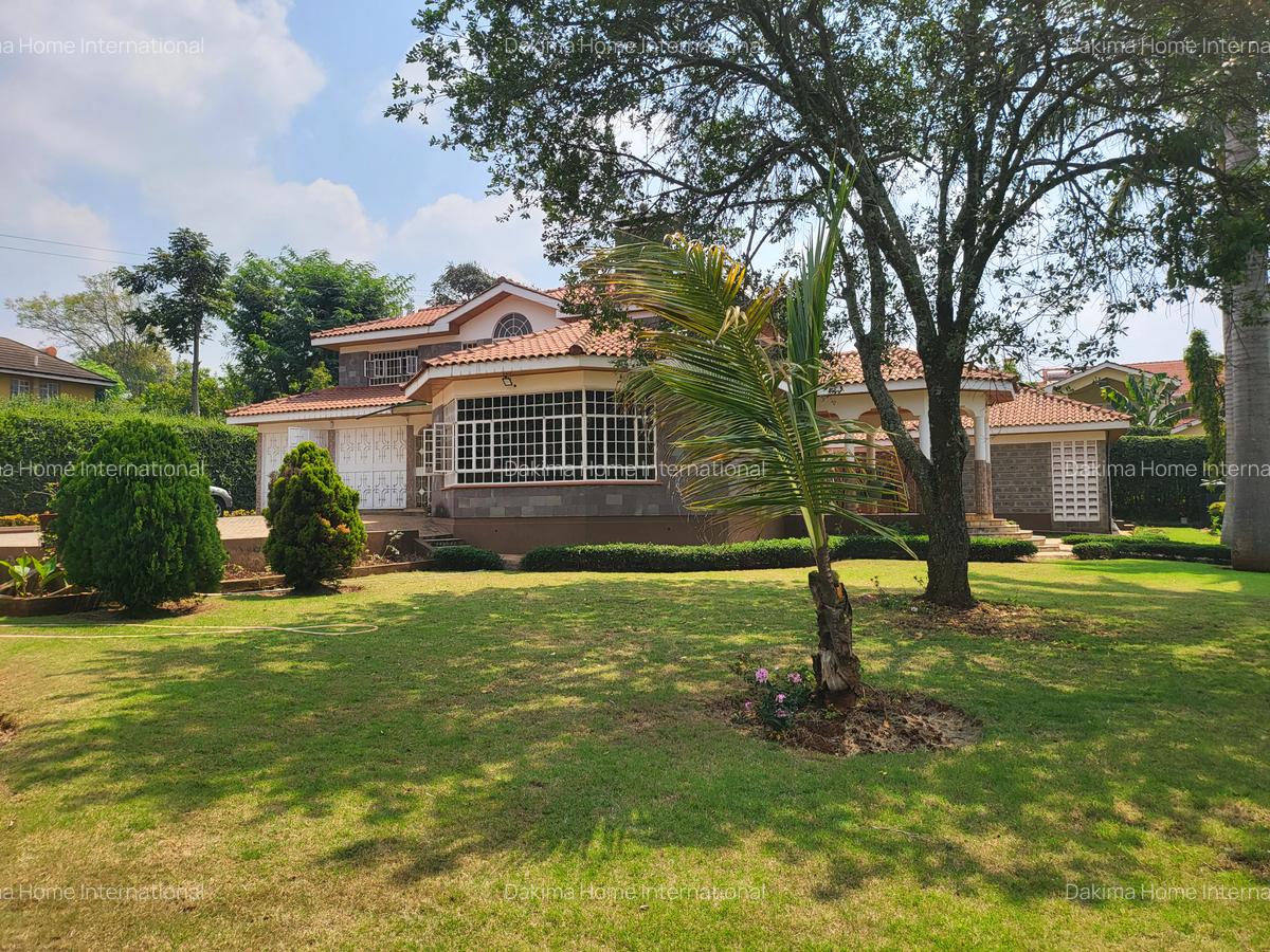 5 Bed House with En Suite in Runda - 1