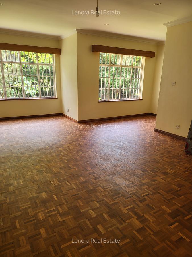 5 Bed Villa with En Suite in Nyari - 12