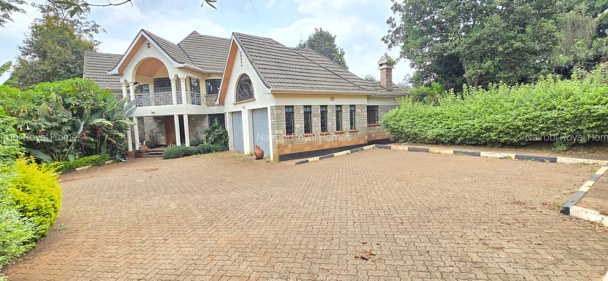 5 Bed House with En Suite at Spring Valley - 1